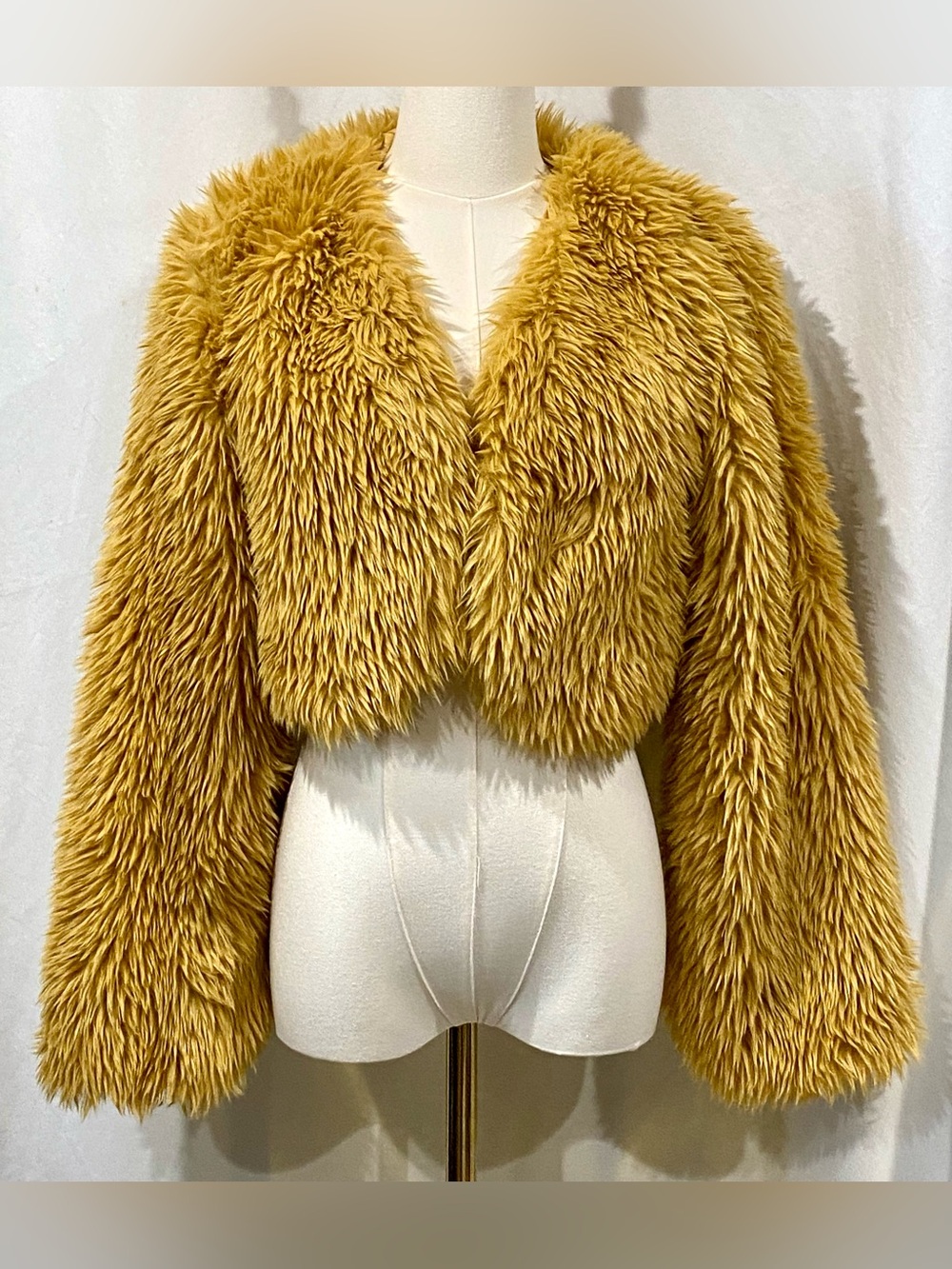 Love Tree Carmel Colored Faux Fur Fluffy Cropped Jacket NWT Sz. Large